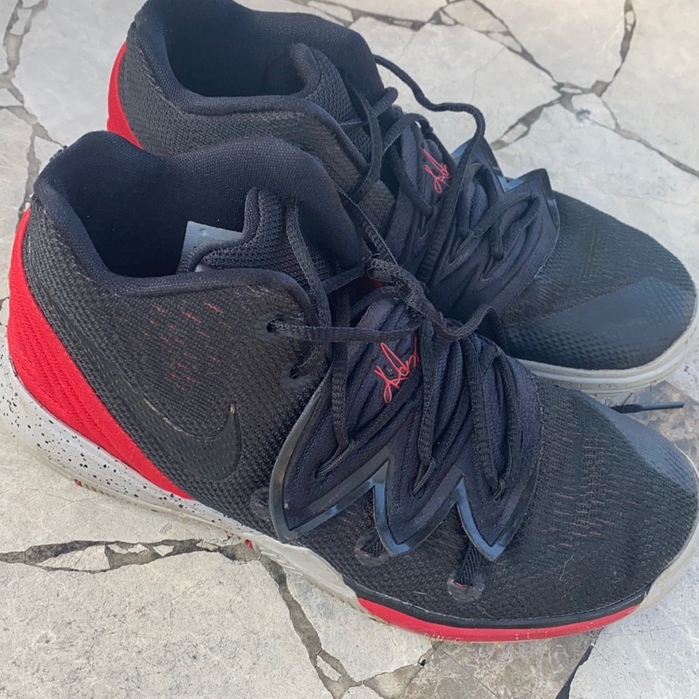 KYRIE 5 BRED size 3
